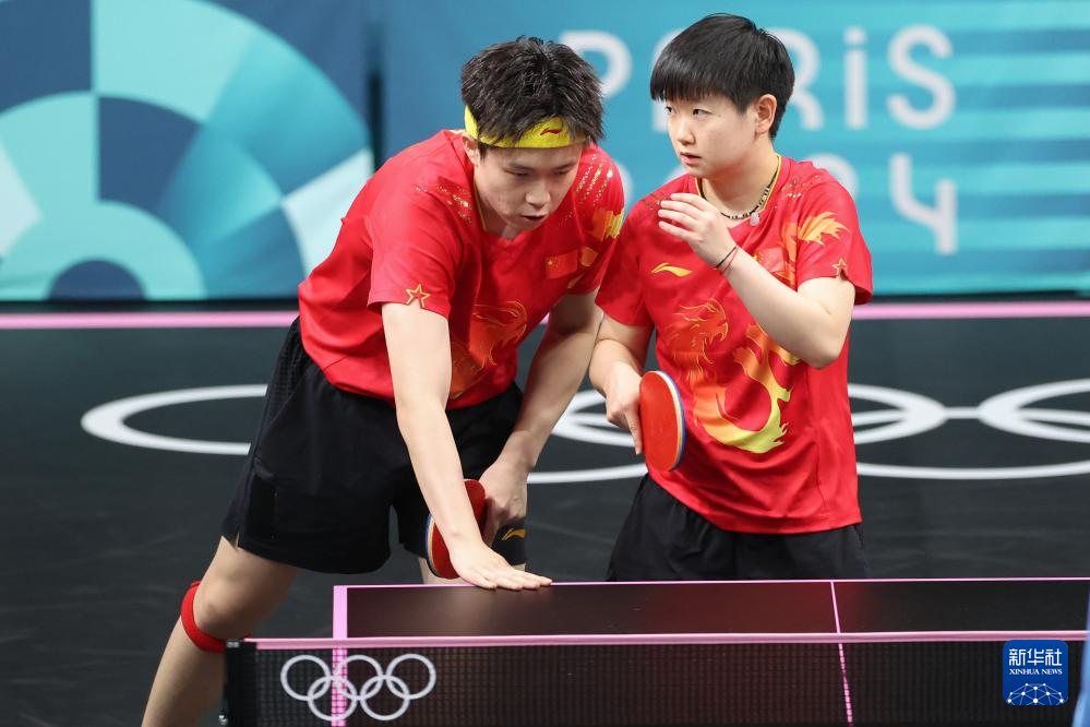 球员配合默 球员配合默