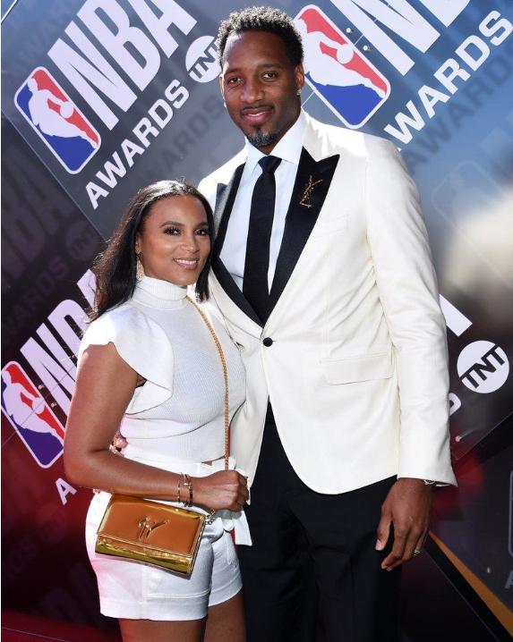 許多評論者 許多評論者